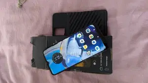 Moto 90Hz 4GB 64GB (Used)