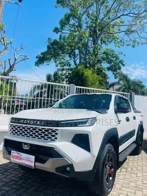 Toyota Hilux Travo Over Land Plus 2026