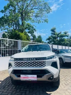 Toyota Hilux Travo Over Land Plus 2026