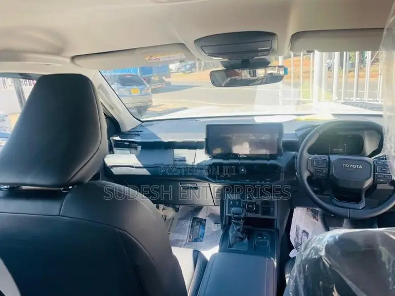 Toyota Hilux Travo Over Land Plus 2026