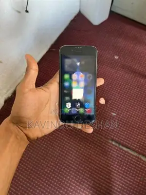 Apple iPhone SE 3 (Used)