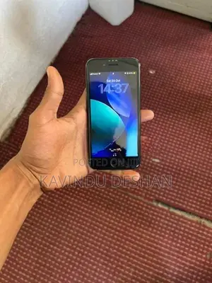Apple iPhone SE 3 (Used)