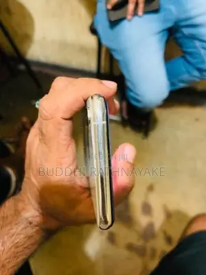 Apple iPhone XS (Used)