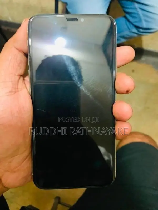 Apple iPhone XS (Used)