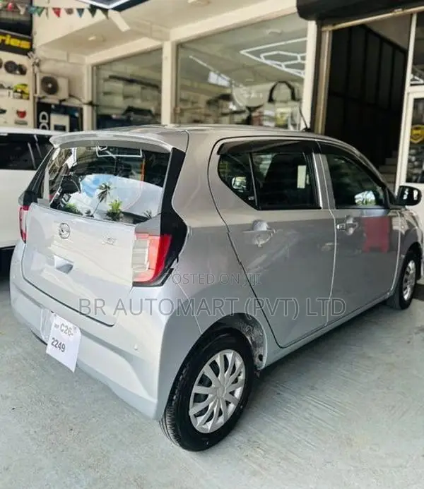 Daihatsu Mira L 2024