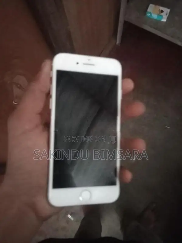 Apple iPhone 8 (Used)