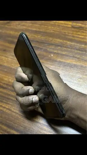 Apple iPhone X (Used)