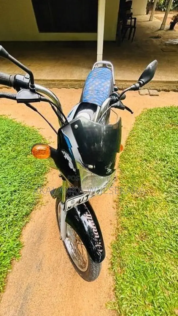 Bajaj CT100 2010