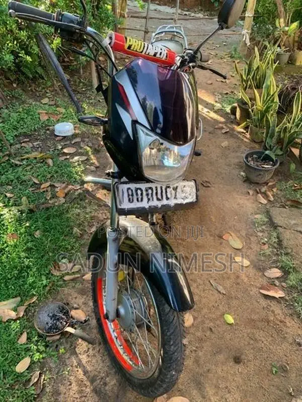 Bajaj CT100 2016