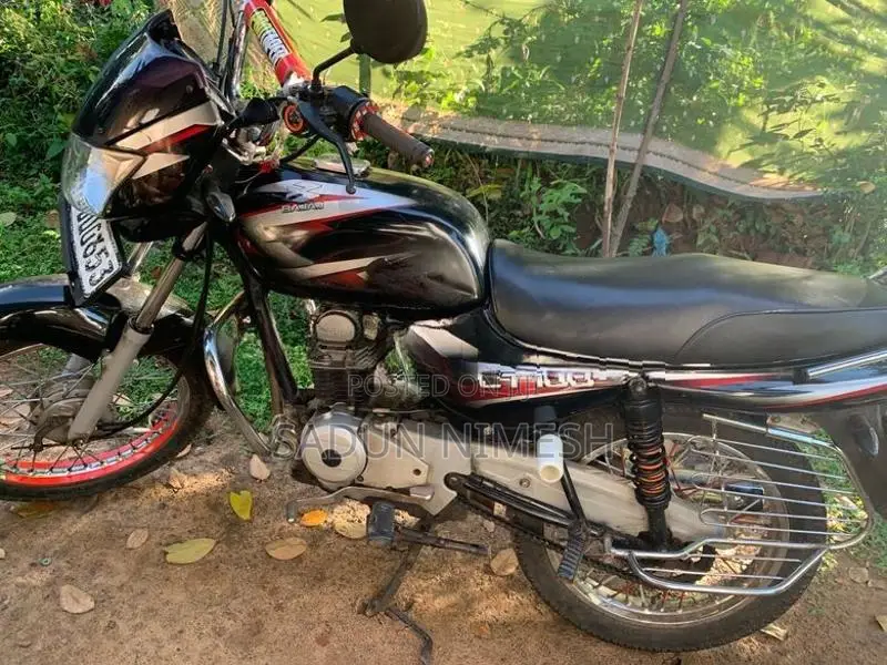Bajaj CT100 2016
