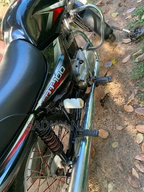 Bajaj CT100 2016