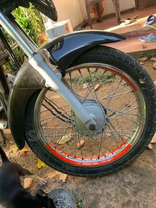 Bajaj CT100 2016