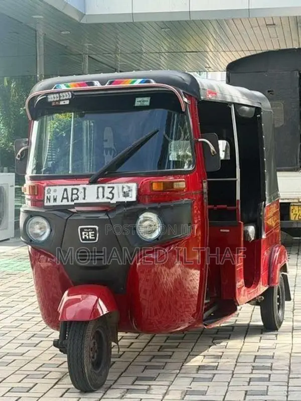 Bajaj RE 2015