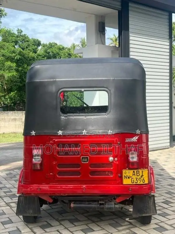 Bajaj RE 2015