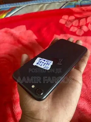 Apple iPhone SE 2 (Used)