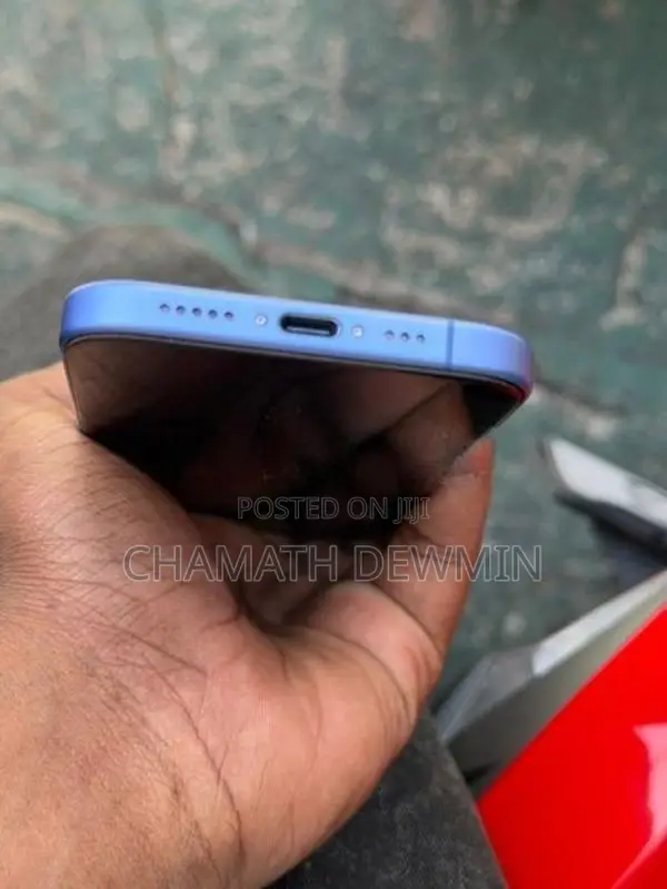 Apple iPhone 16 (Used)