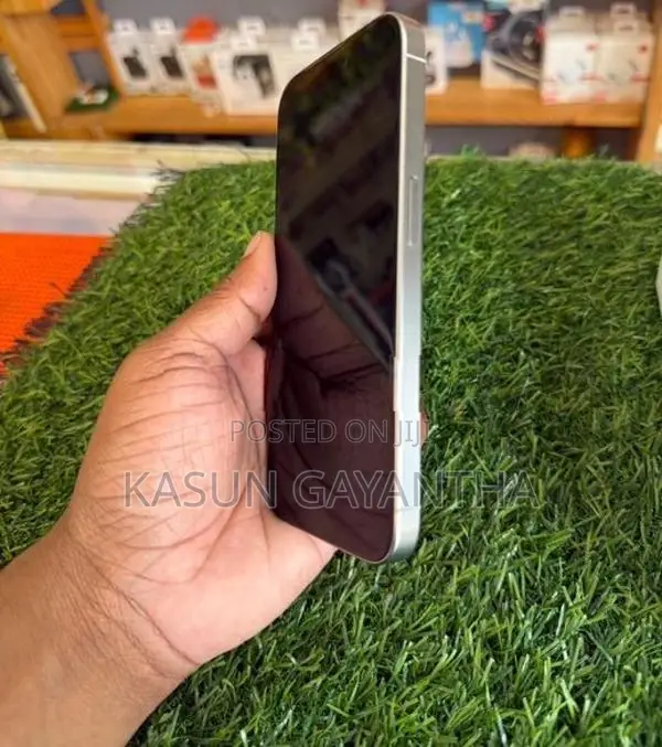 Apple iPhone 15 Pro (Used)