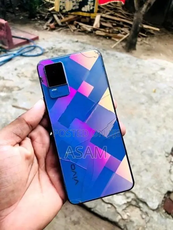 Vivo V20 (Used)
