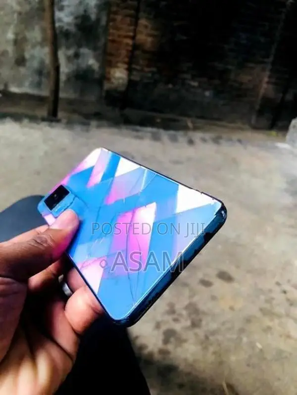 Vivo V20 (Used)