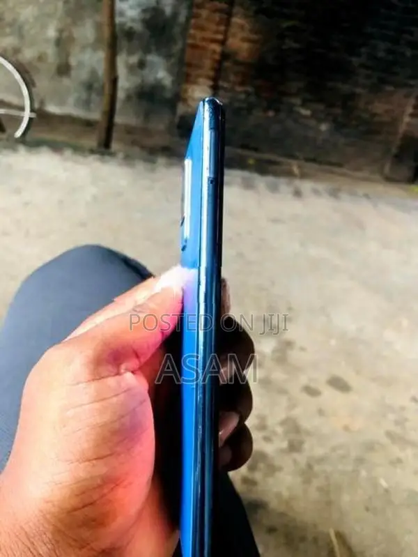 Vivo V20 (Used)