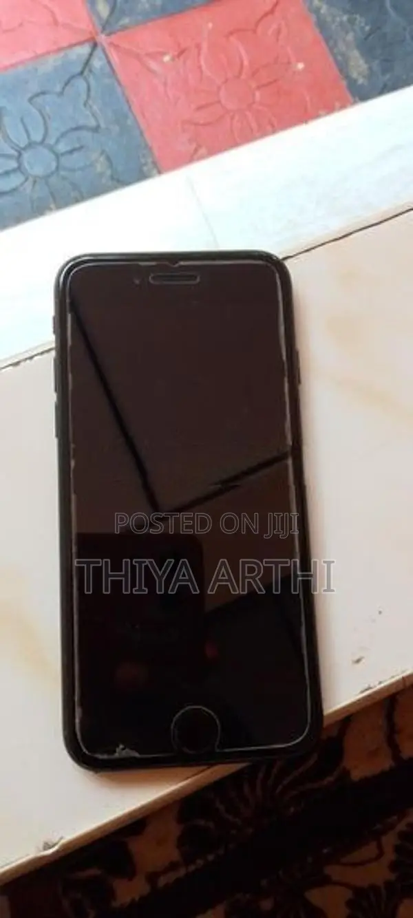 Apple iPhone 8 (Used)
