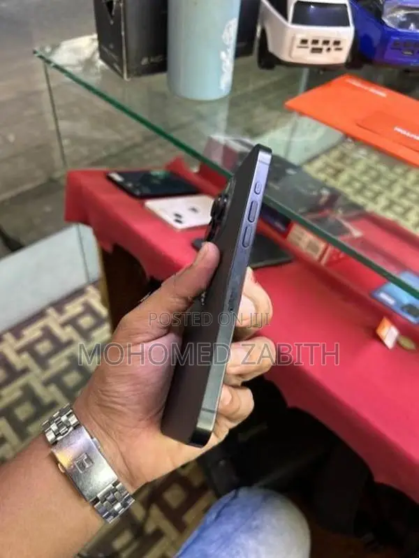 Apple iPhone 15 Pro Max 256GB Titanium (Used)