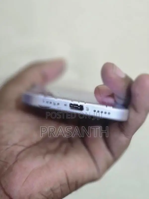 Apple iPhone 17 (Used)