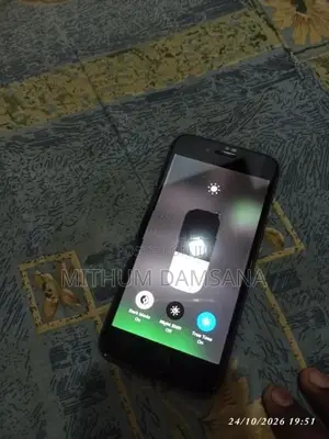 Apple iPhone 8 (Used)