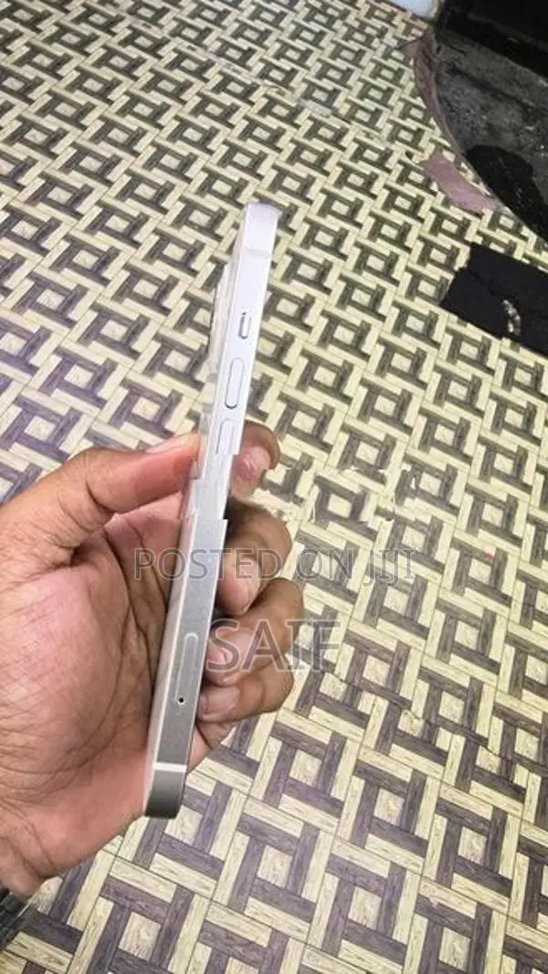 Apple iPhone 13 128GB (Used)
