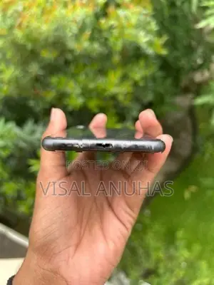 Apple iPhone 8 (Used)