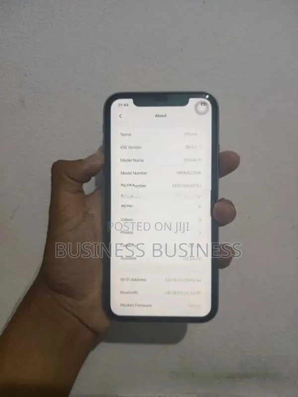Apple iPhone 11 (128GB) (Used)
