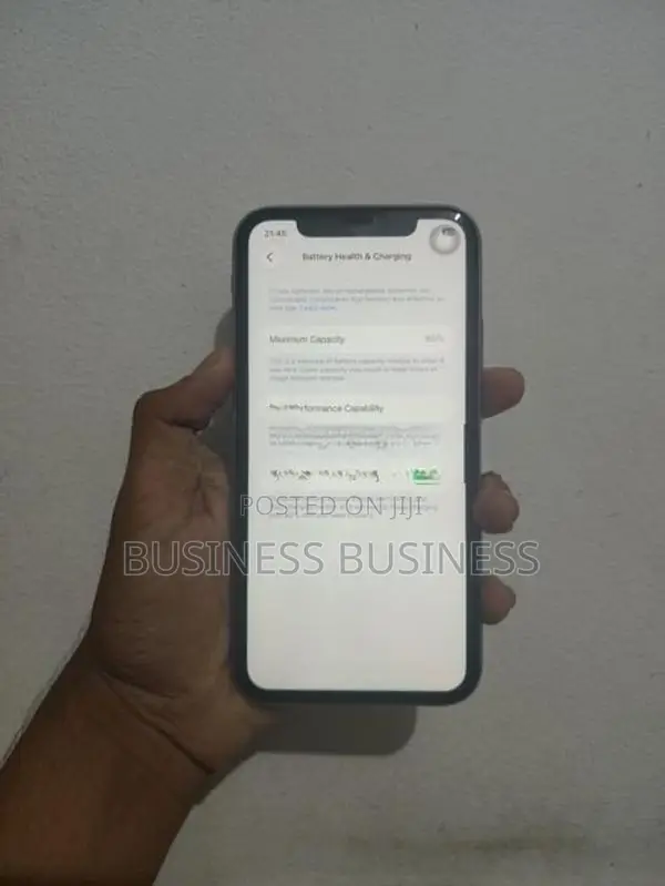 Apple iPhone 11 (128GB) (Used)