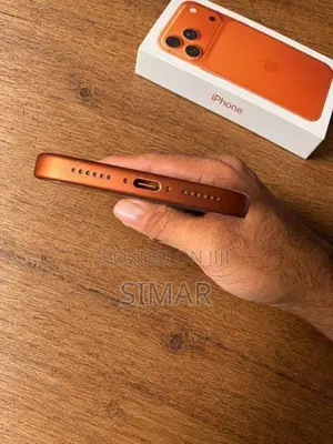 Apple iPhone 17 Pro Max 256GB Cosmic Orange (Used)
