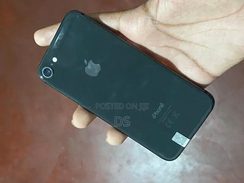 Apple iPhone 8 (Used)