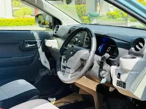 Daihatsu Mira ES X 2025