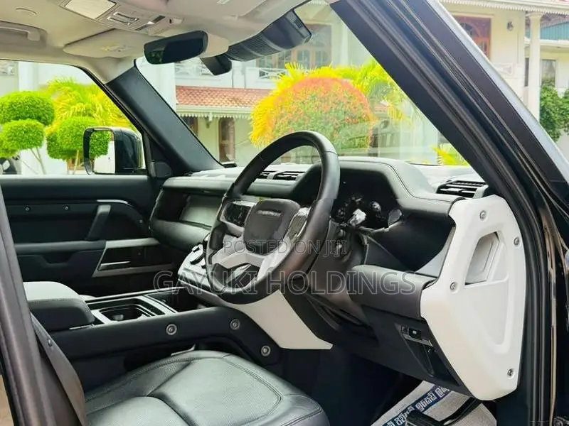 Land Rover Defender Dynamic Highest 2021