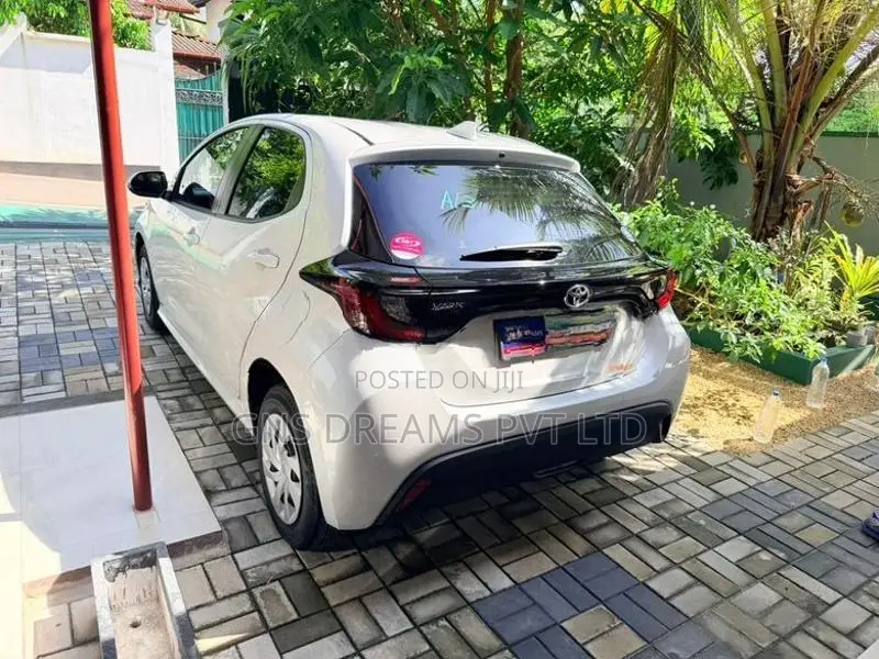 Toyota Yaris X LIMITED 2024