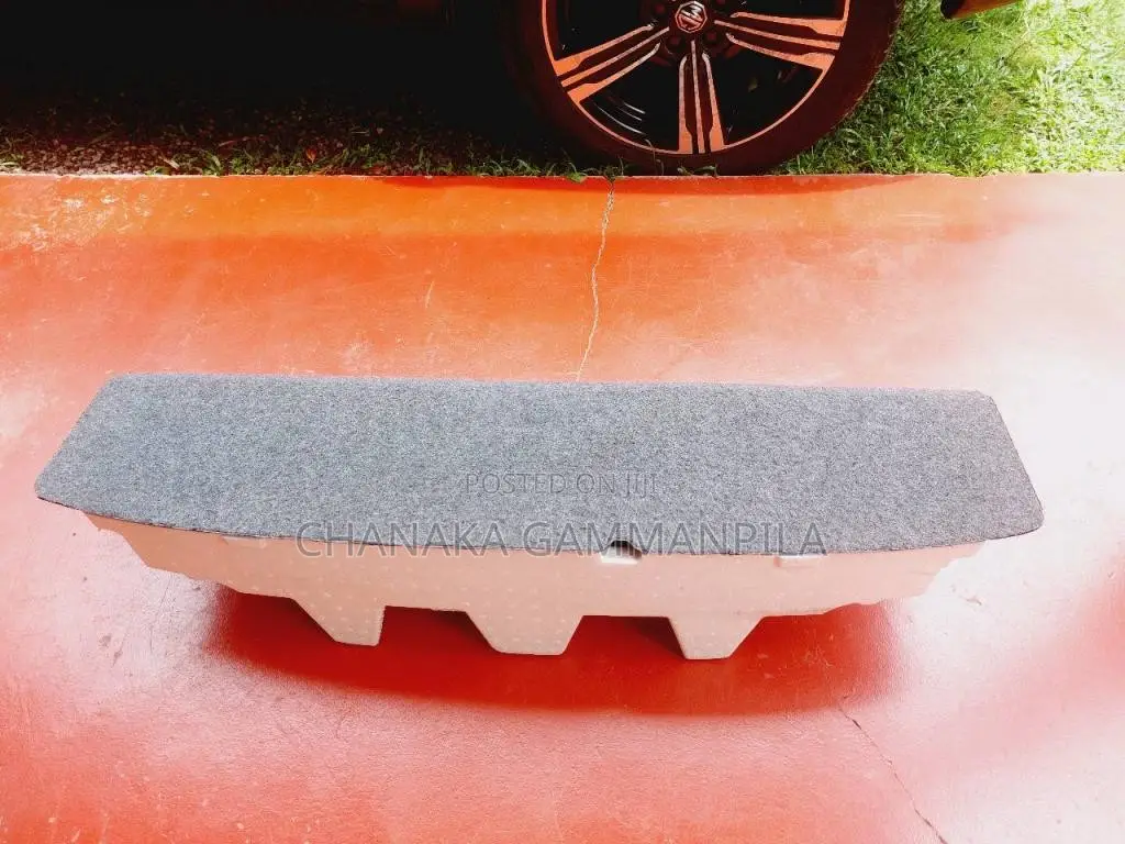 Wagon RDickyToolBoxWithJack for Car