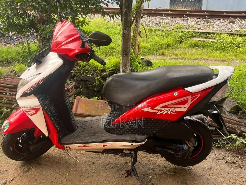 Honda Dio 2015 Motorbike (Used)