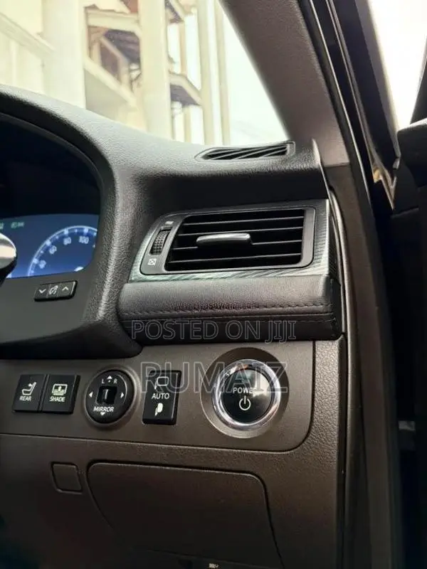 Toyota Crown Luxury Line 2008 Car (Used)