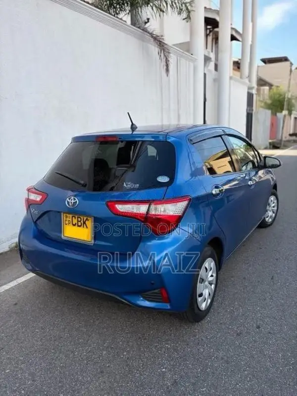 Toyota Vitz 2018 Car (Used)