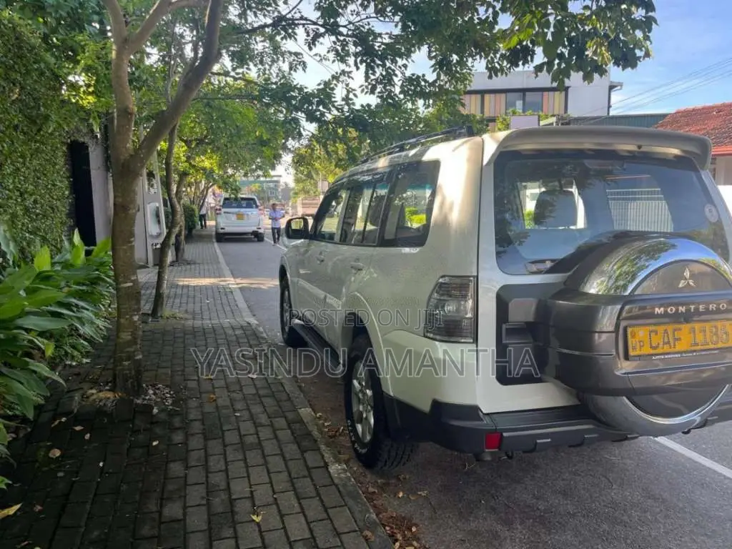 Mitsubishi Montero 2015 SUV (Used)
