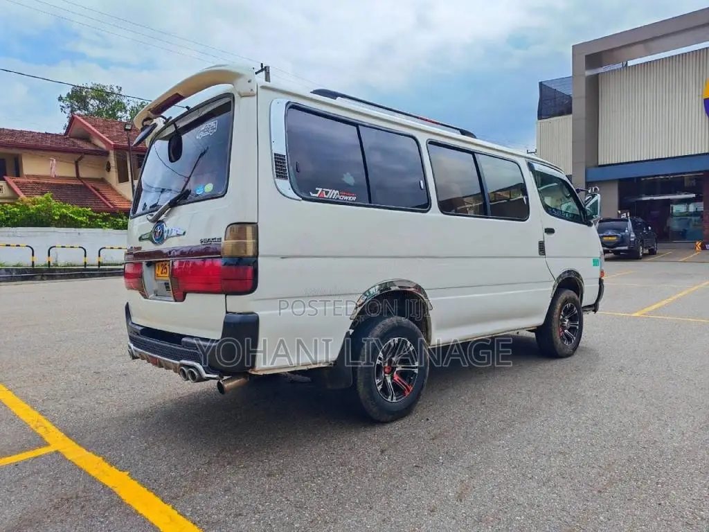 Toyota Dolphin 1992 Car (Used)