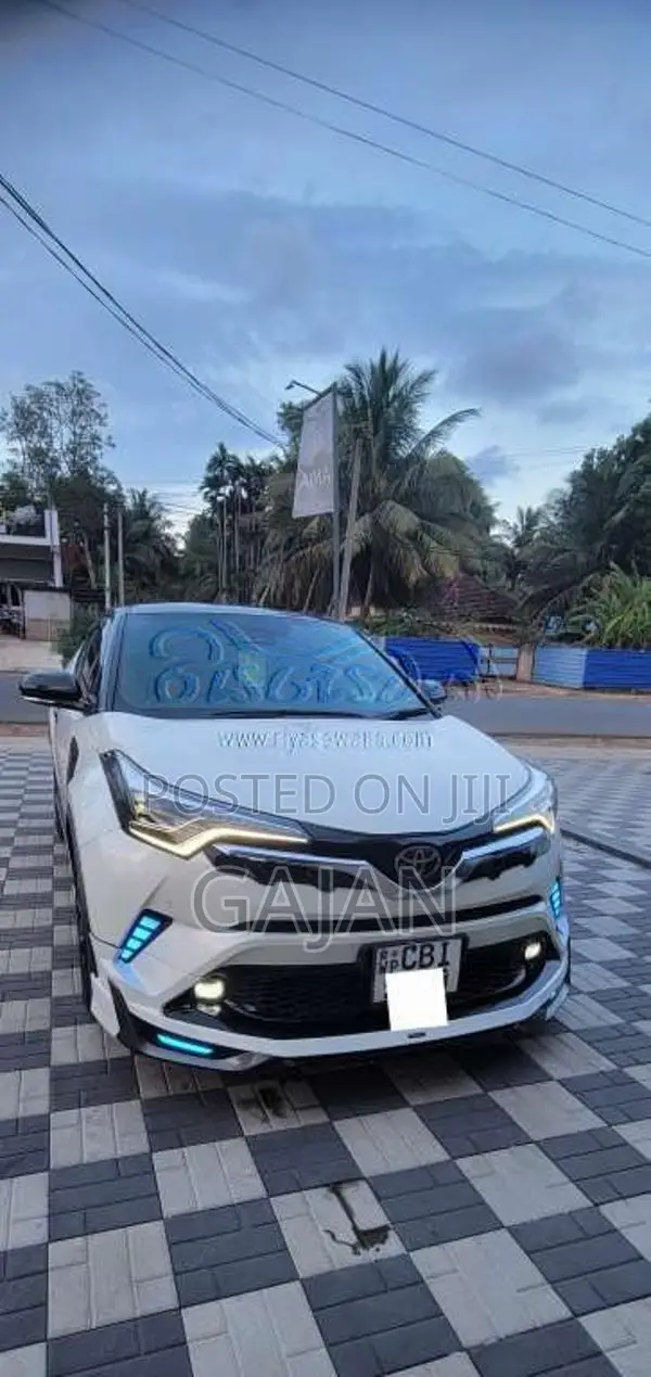 Toyota CHR 2018 SUV (Used)