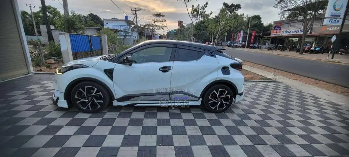 Toyota CHR 2018 SUV (Used)