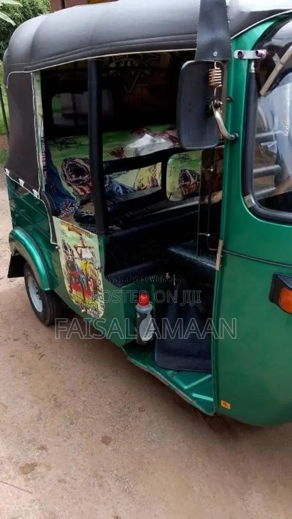 Bajaj RE 2 Stroke 2005 Three Wheel (Used)
