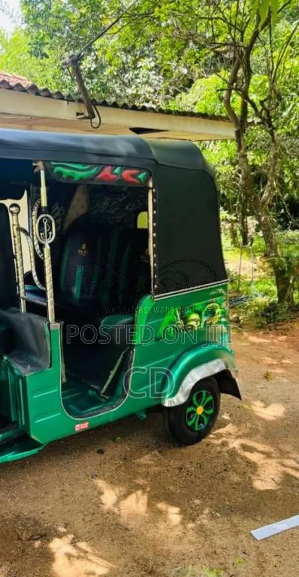 Bajaj 4 Stroke 2007 Three Wheel (Used)