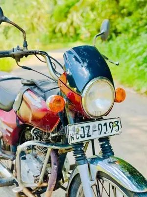 Bajaj Boxer 2004 Motorbike (Used)