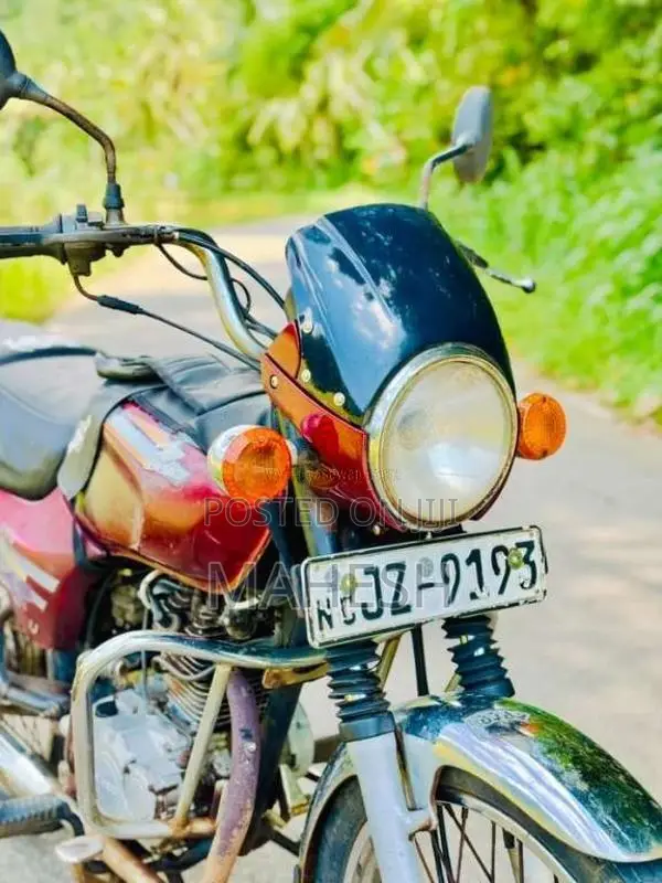 Bajaj Boxer 2004 Motorbike (Used)