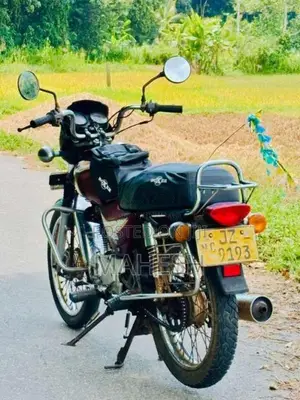 Bajaj Boxer 2004 Motorbike (Used)
